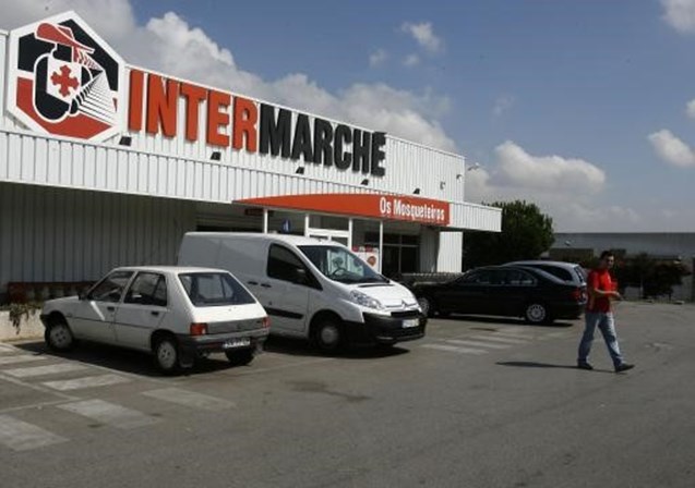O Intermarché surge em quinto lugar da lsita com preços 12% superiores