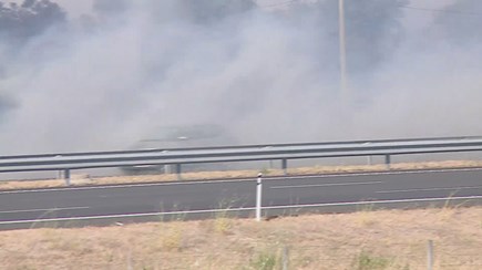 Foi extinto o incêndio que deflagrou junto à A12